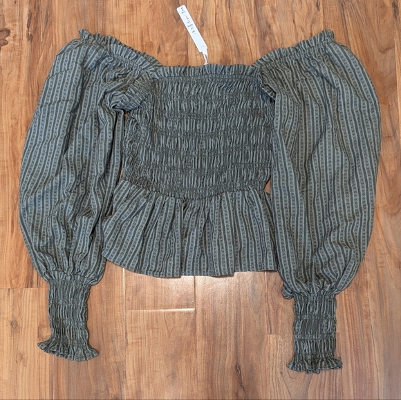 Nordstrom Rack Maiser Cold Shoulder Balloon Sleeve Ruched Top Striped Paisley M - Picture 1 of 4